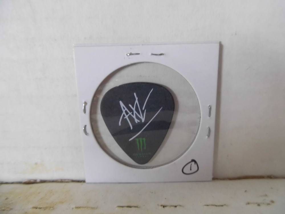 GUNS & ROSES "AXL ROSE" 2011 GUITAR PICK~READ DESCRIPTION #23~18