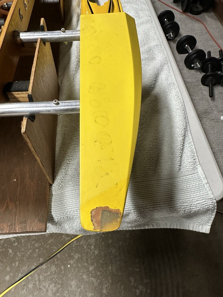 RC Road Runner Outrigger 60