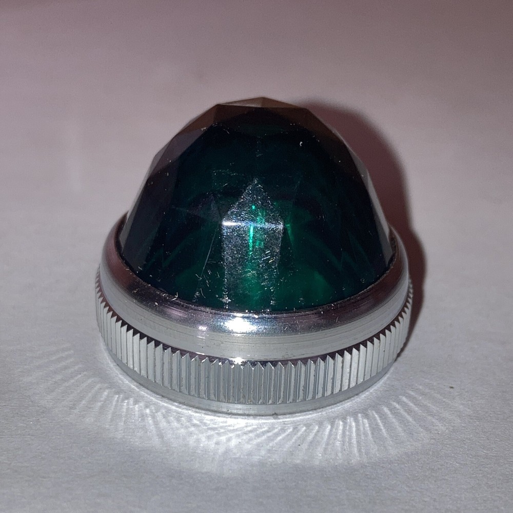 Dialco/ Dialight 080-1332-303 Green Lens