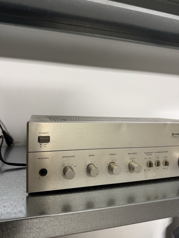 HITACHI STEREO AMPLIFIER model HA-2500