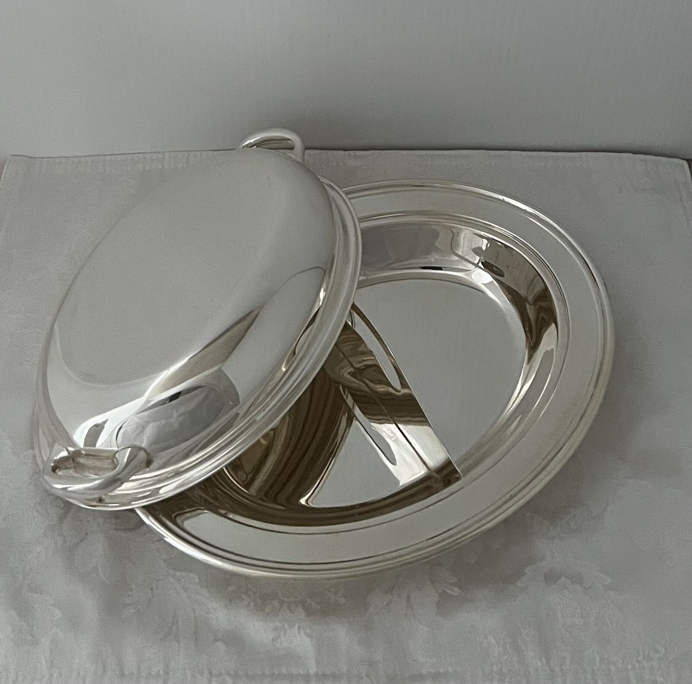 Middletown Silverware Silver Plate 11” Covered Divided Serving Dish • USA