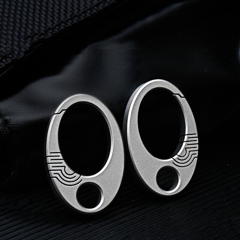 2PCS EDC Mini Titanium Carabiner Keychain Clip Quickly Release Key Chain Hook