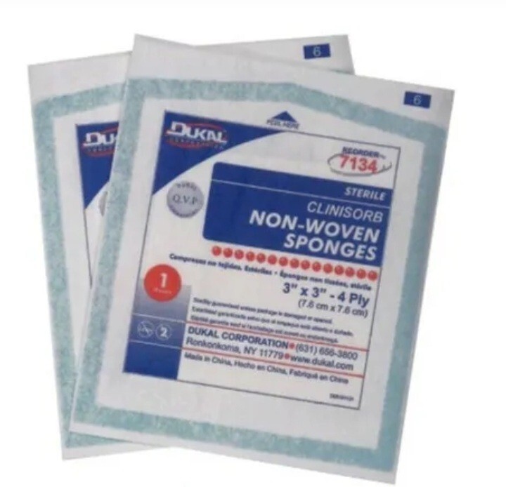 Emergency Roadside Assistance / Cables / Led Flashlight / First Aid Kit / Gloves