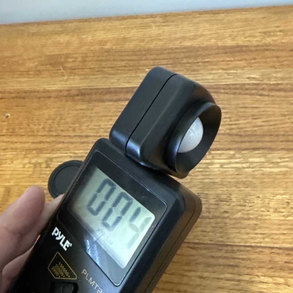 Pyle PLMT21 Handheld Lux Light Meter Photometer with 20000 Lux Range Per Second