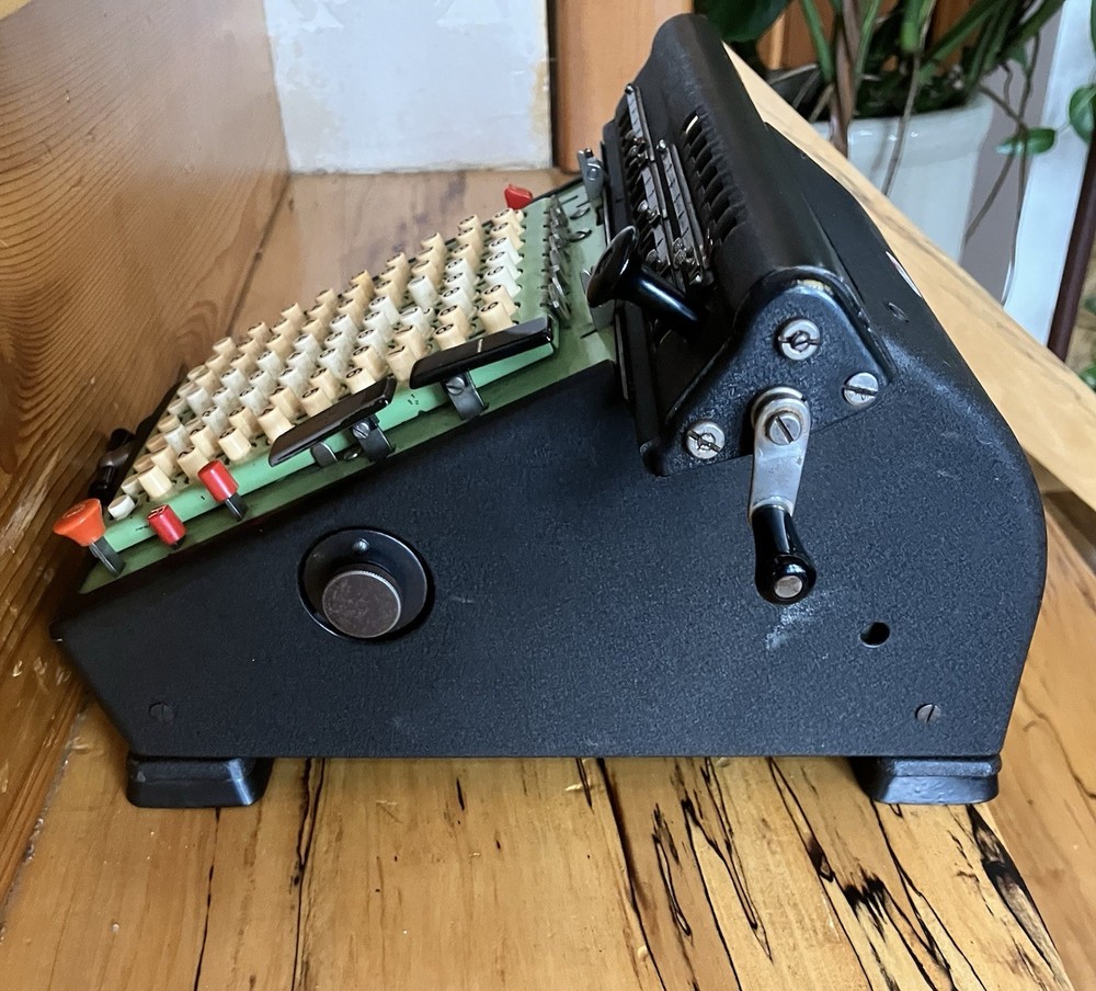 Vintage Monroe High Speed Adding Machine/Calculator With Original Box Untested