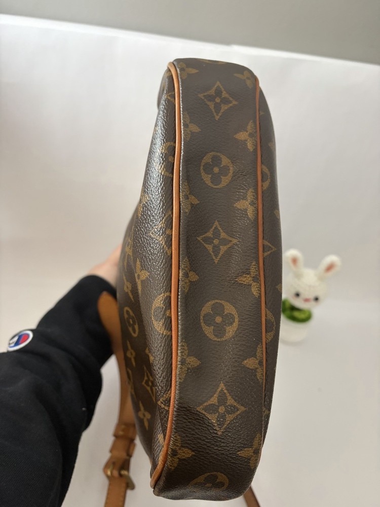 Authantic Louis Vuitton Monogram Odeon MM Crossbody
