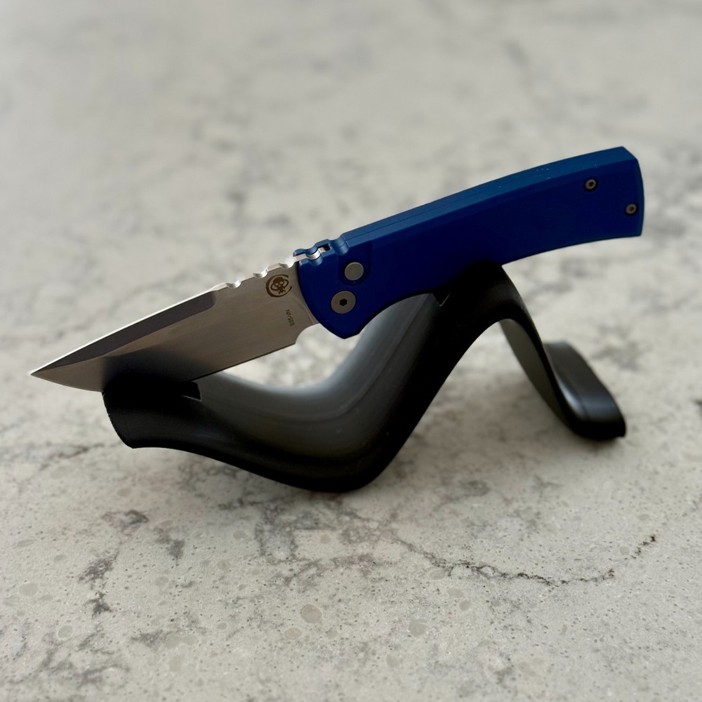 3D Printed Wave Knife Stand - EDC Knife Display Holder - Black PLA