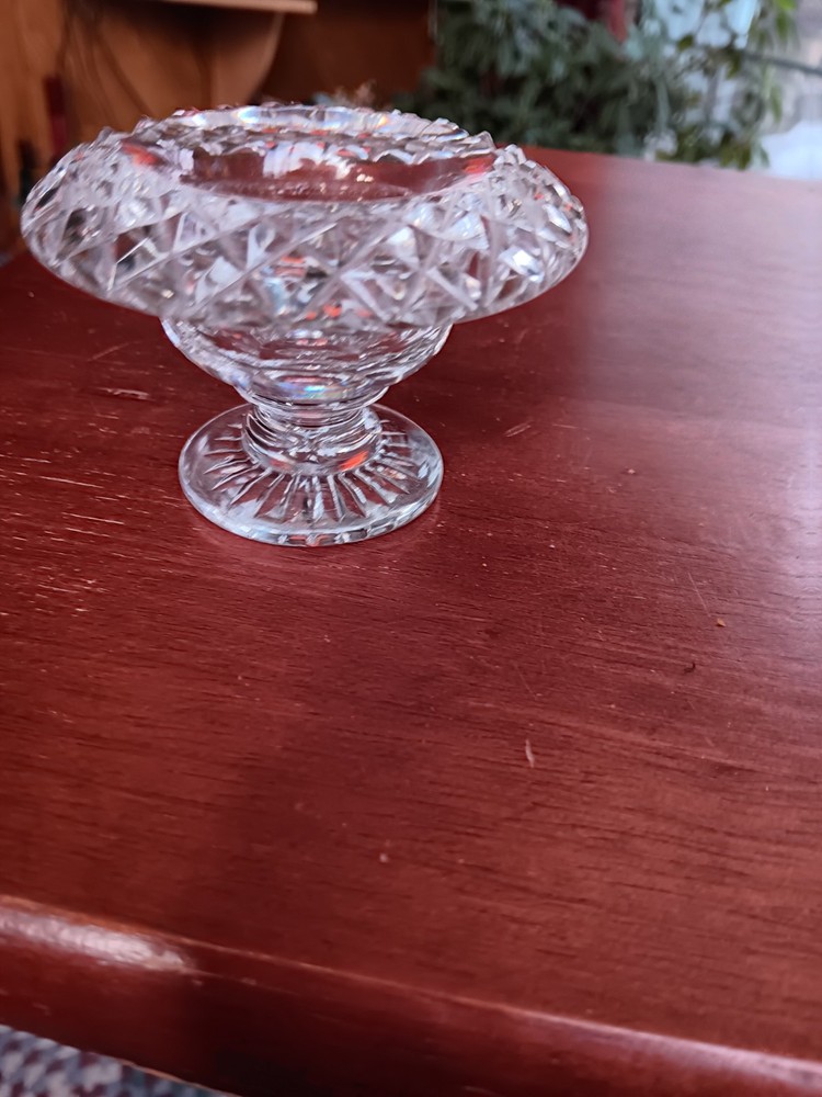 CLEAR CUT GLASS OPEN SALT. 1658