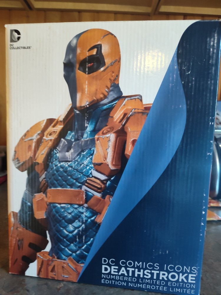 Deathstroke DC Comics Icons Statue
