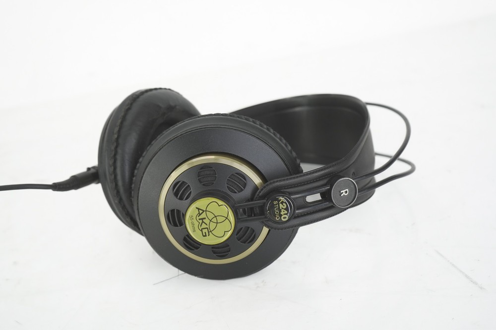 AKG K240 Studio Headphones ISSUES