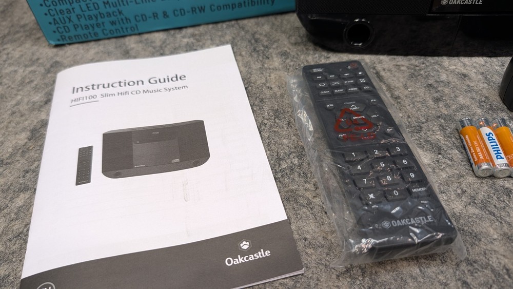 Oakcastle HIFI100 Compact Stereo System with Bluetooth Wall Mountable CD Player