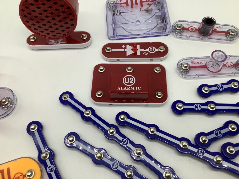 Snap Circuits lot