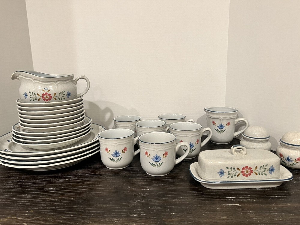 Inter-National Stoneware Japan