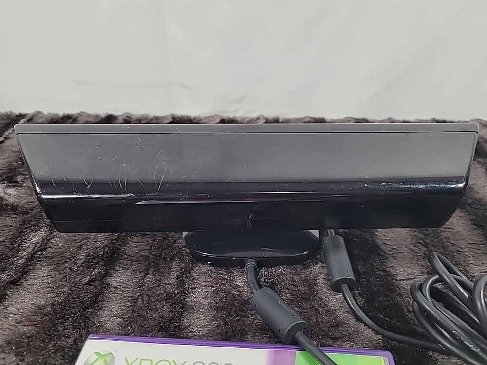 Xbox 360 Kinect Sensor 1414 With Kinect Adventures Game CIB