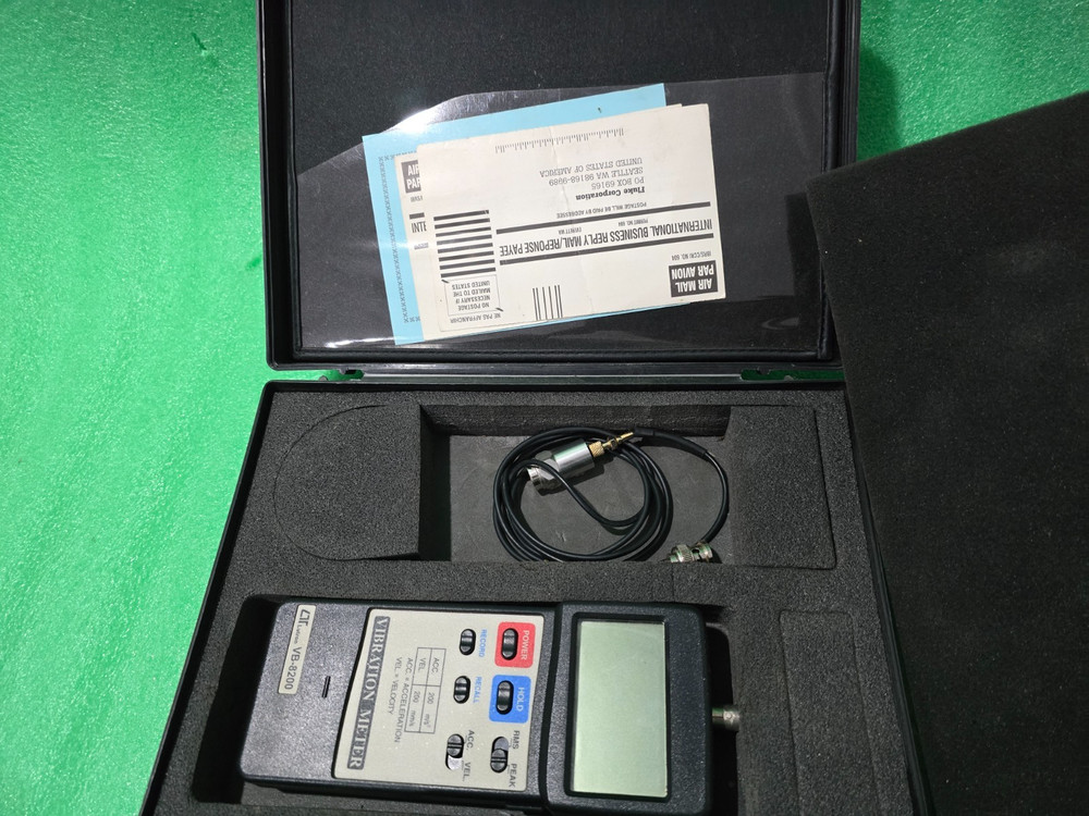 Lutron VB-8200 Vibration Meter with Sensor & Case – Used