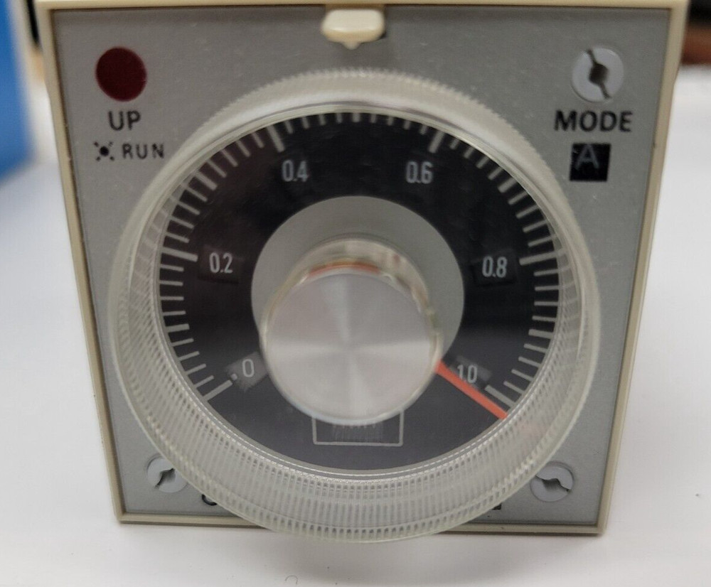 NEW OMRON H3BA TIMER, 0.5 SEC - 100 HOUR SOURCE 24 VDC