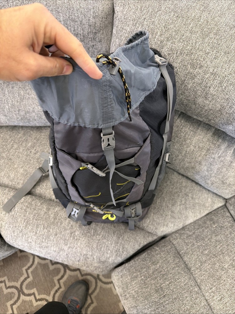 Soilder Blade 60 Electron Hiking Backpack Excellent Condition Adjustable Large