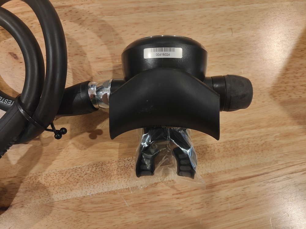 NEW IN BOX Oceanic EOS DVT First Stage & FDX10 Second Scuba Diving Regulators