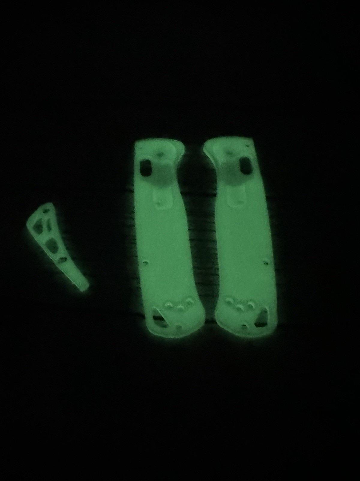 Glow In The Dark Scales And Back Spacer For Benchmade Bug out