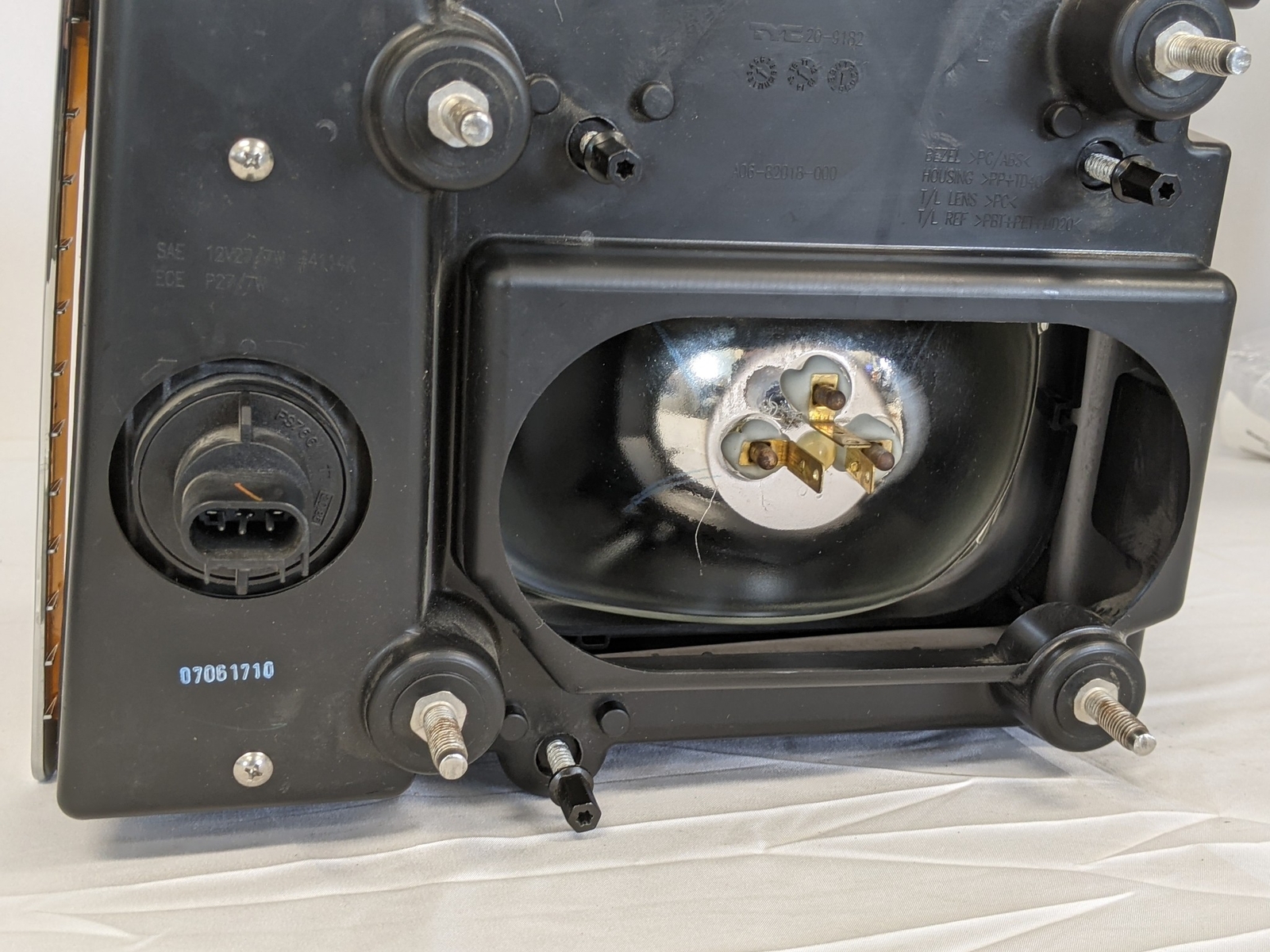 Western Star 4700 LH Head Light - P/N A06-82018-000