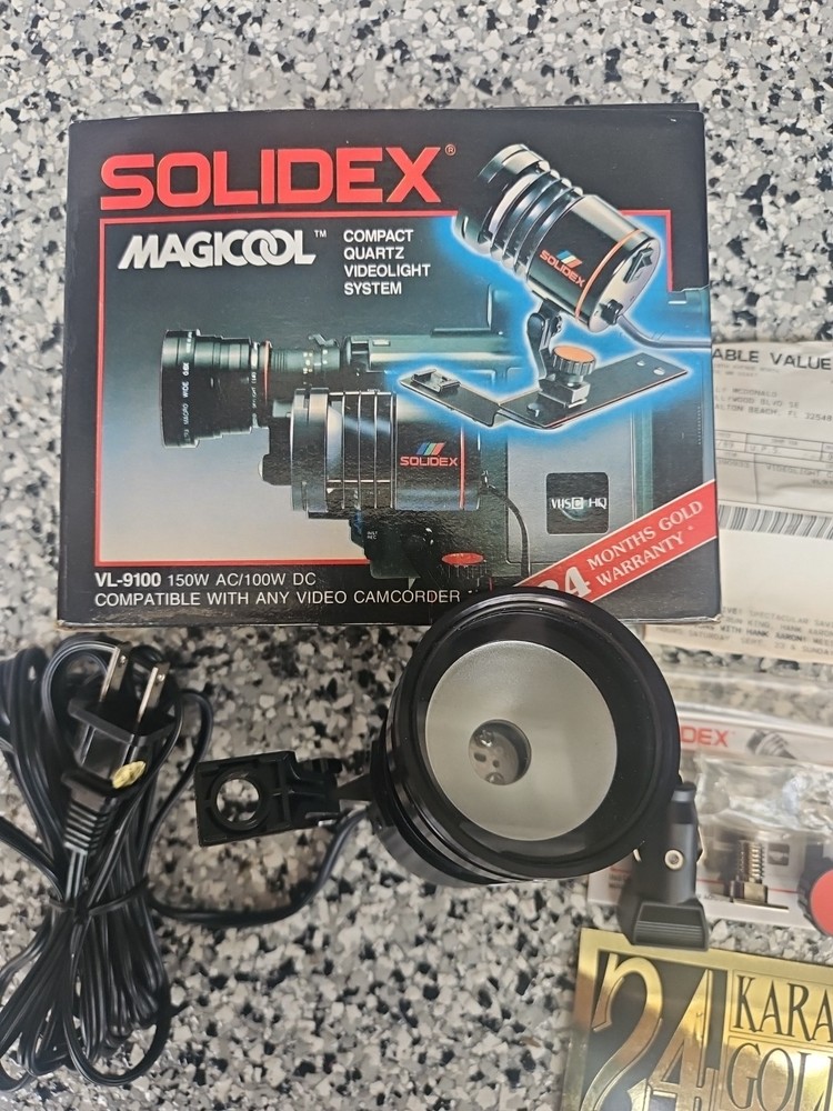 Solidex Magicool Model VL-9100 Camcorder Light BRAND NEW