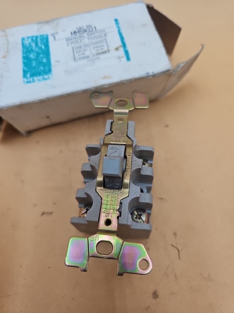 Siemens MMSK01 Manual Switch 2 Pole Toggle