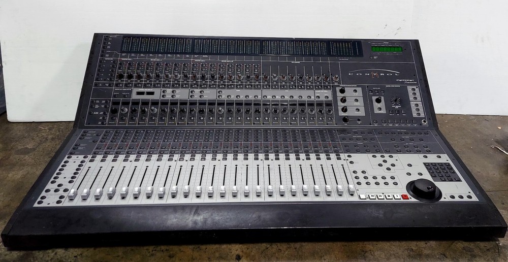 Digidesign Focusrite MC124 Control24 Protools Professional Mixer Console