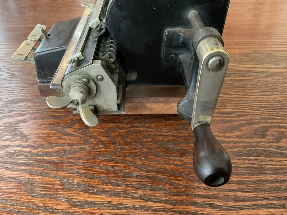 Antique 1916 Marchant Adding Calculating Machine