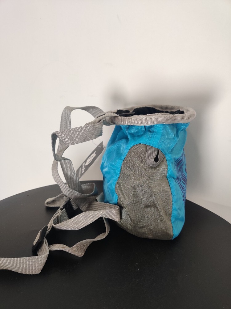 Evolv Roundtangular knit rare Chalkbag - Climbing Boulder BLUE POOL