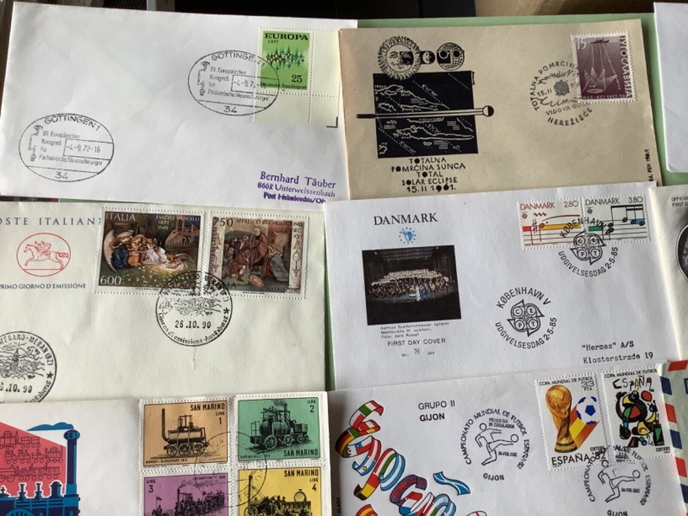 World interesting covers 20 items Ref A1956