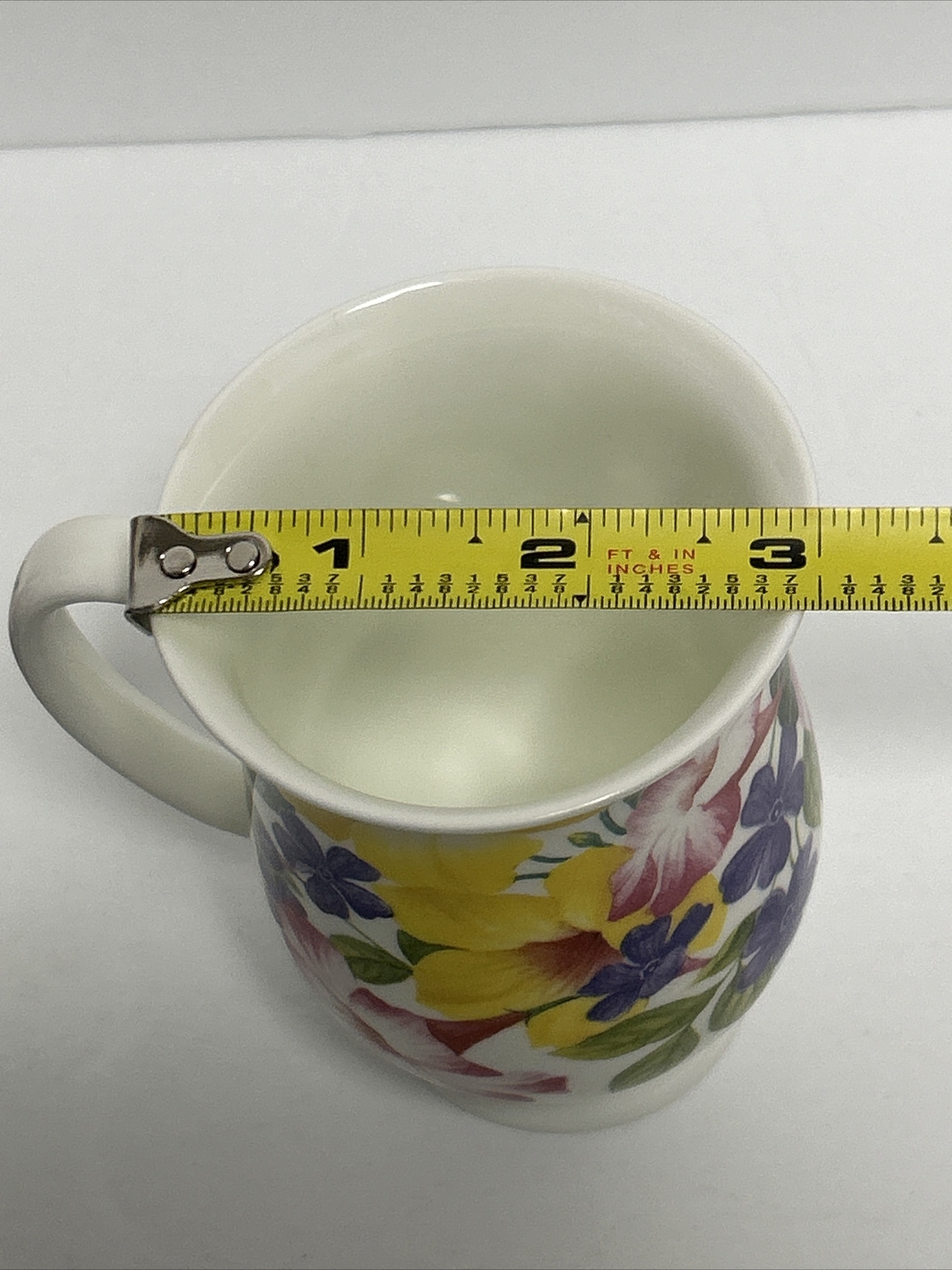 2 WREN china MUGS Mayflower Floral England Queen Elizabeth SHIP QE2 Tea Coffee