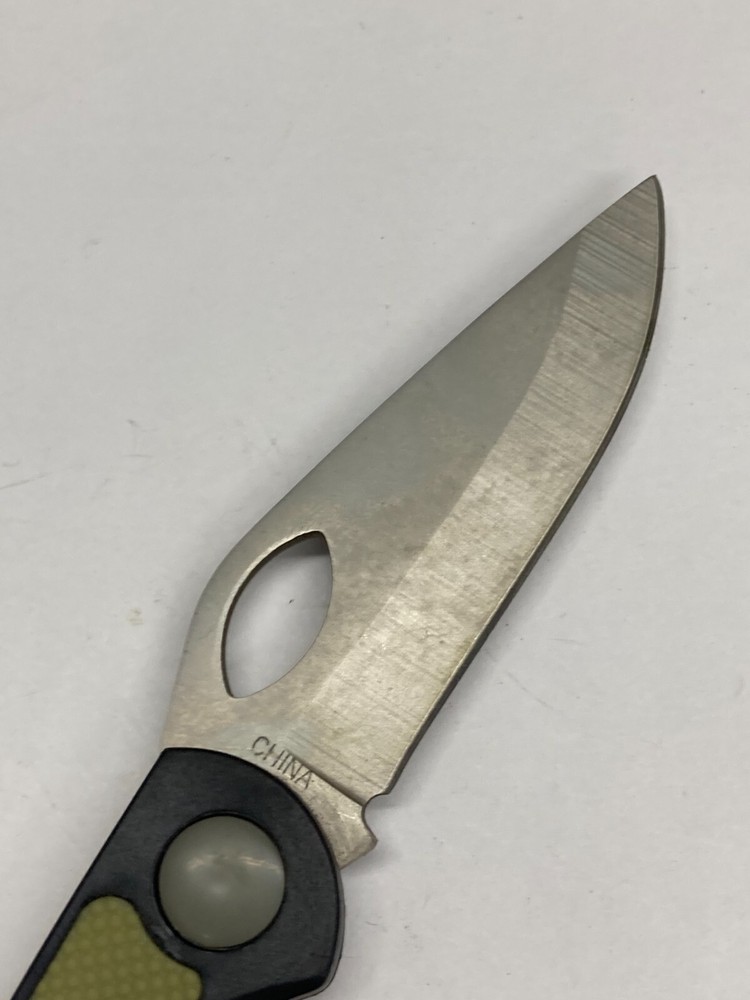 Gray Folding Lockback Knife w/Plain Blade, Thumb Hole C-370GY