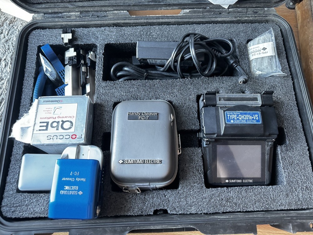 Sumitomo Electric Lightwave’s Quantum Type QH201e-VS Handheld fusion splicer VG