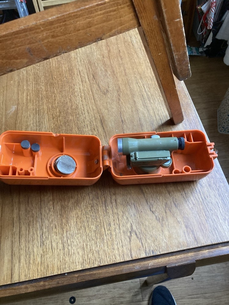 Kern levelling instrument