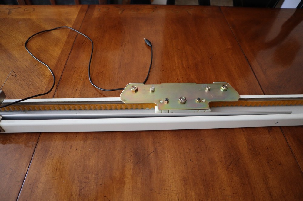 Knitking PDU same as Brother KE100 Knitting Machine Replacem SHUTTLE + RAIL ONLY