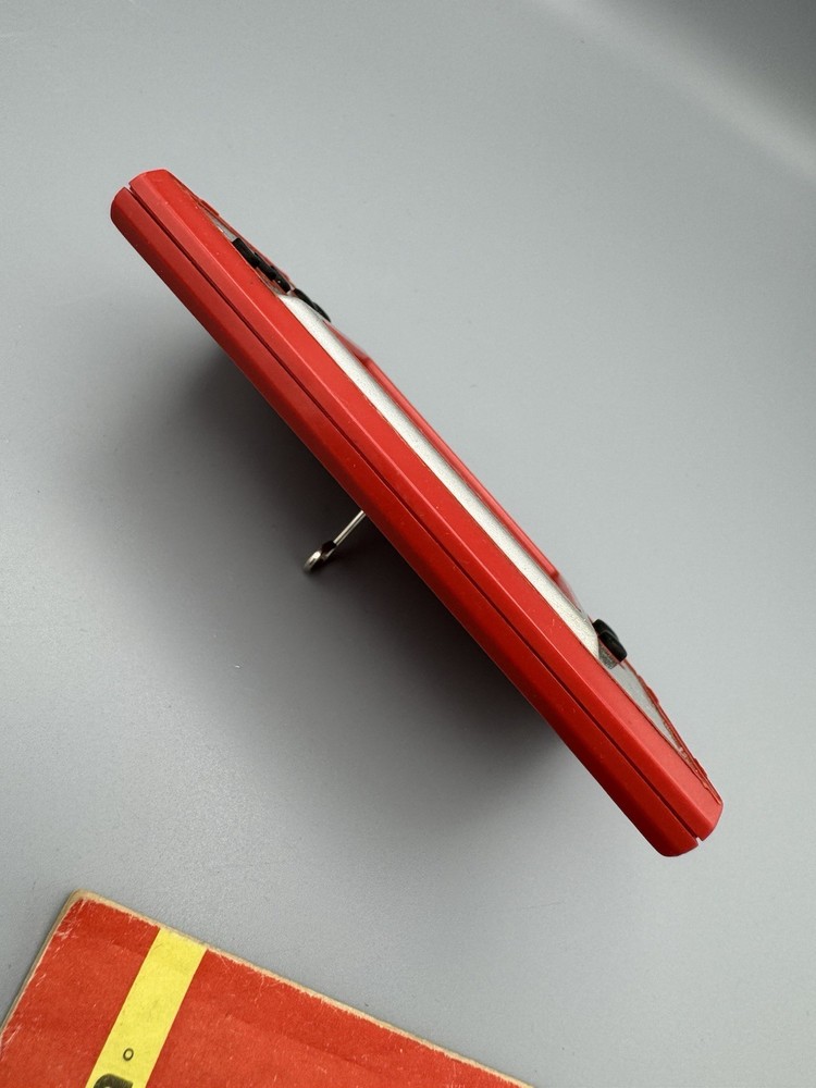 Electronics 24-01 Mickey Mouse (1984) Soviet LCD Game