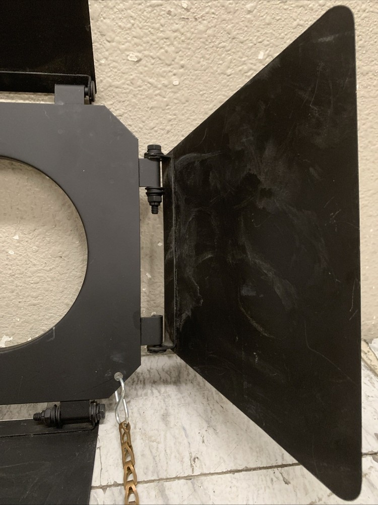 Mole Richardson Barn Doors, Light Shield, With Chain