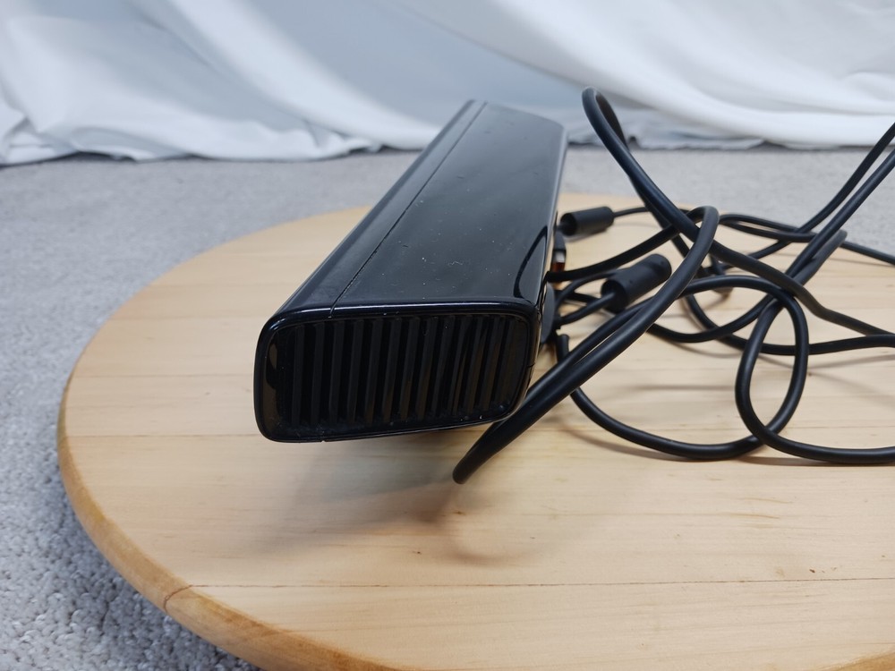 Microsoft 1414 Xbox 360 Kinect Sensor Bar Camera Only Black Used