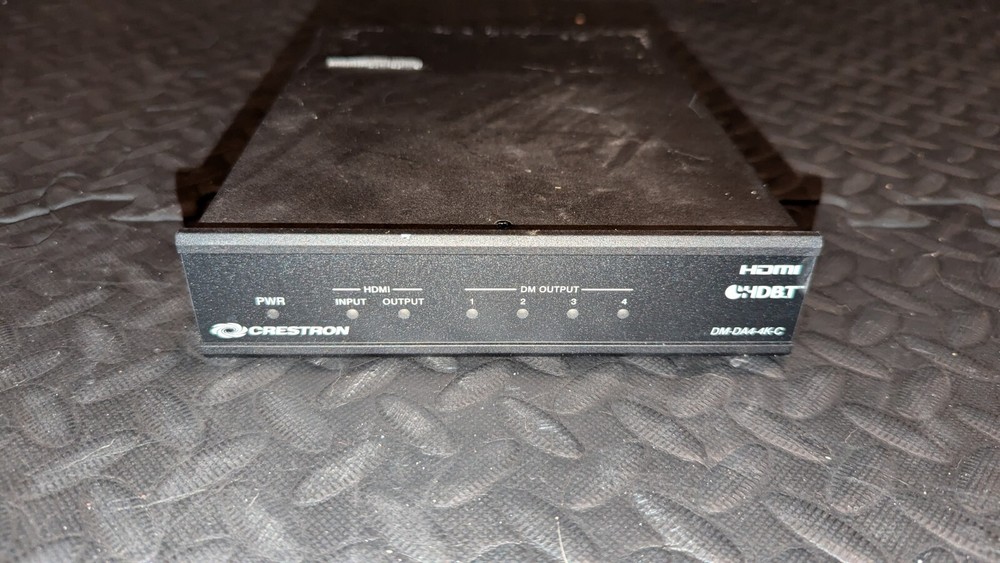 Crestron DM-DA4-4K-C Distribution Amplifier Splitter