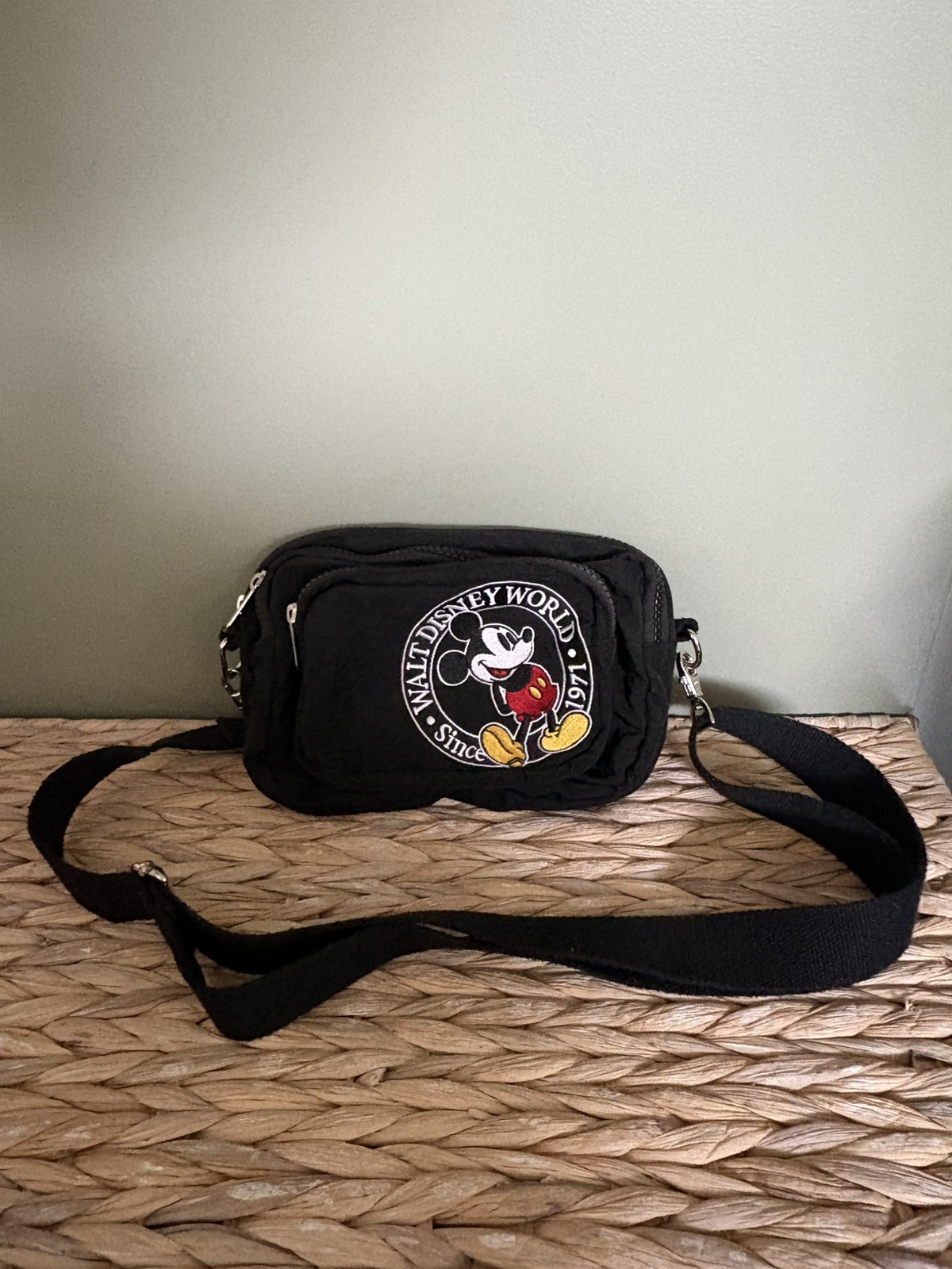 VTG Walt Disney World Convertible Crossbody To Fanny Pack Bag Purse Mickey Mouse