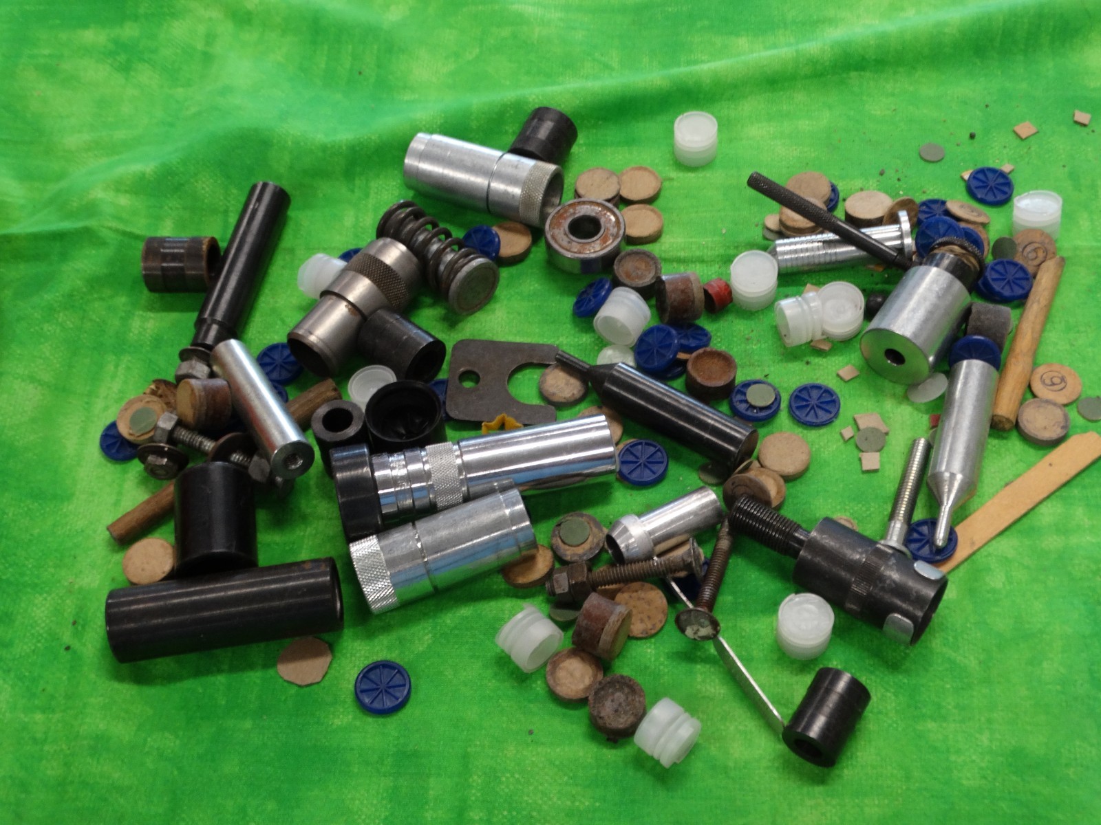 Lot Vintage Shotshell Reloading Misc Tool Parts Pieces AS-IS 40+ Items Package
