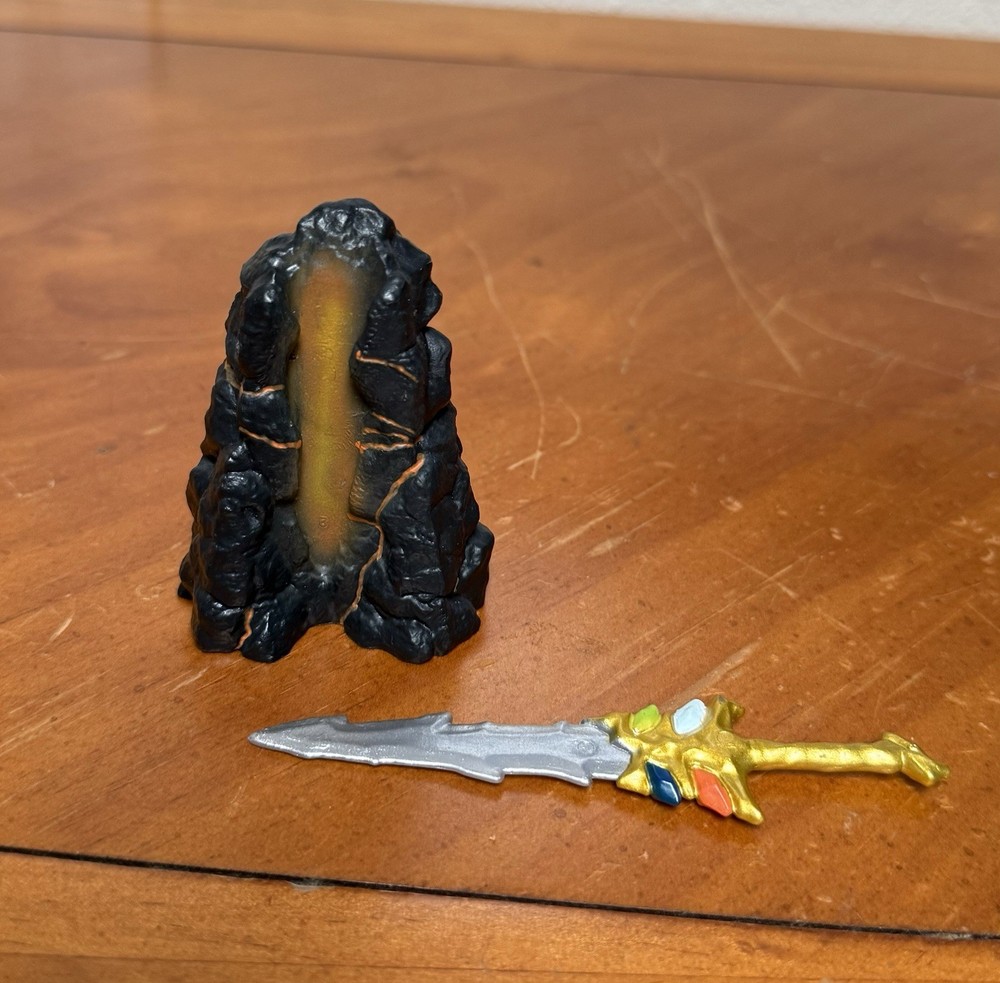 Schleich Eldrador Creatures Element Removable Super Sword and Lava Rock