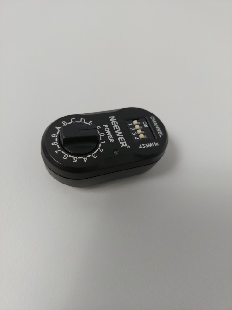 Neewer 16 Wireless Control Flash Trigger Receiver with USB Interface for Speedli