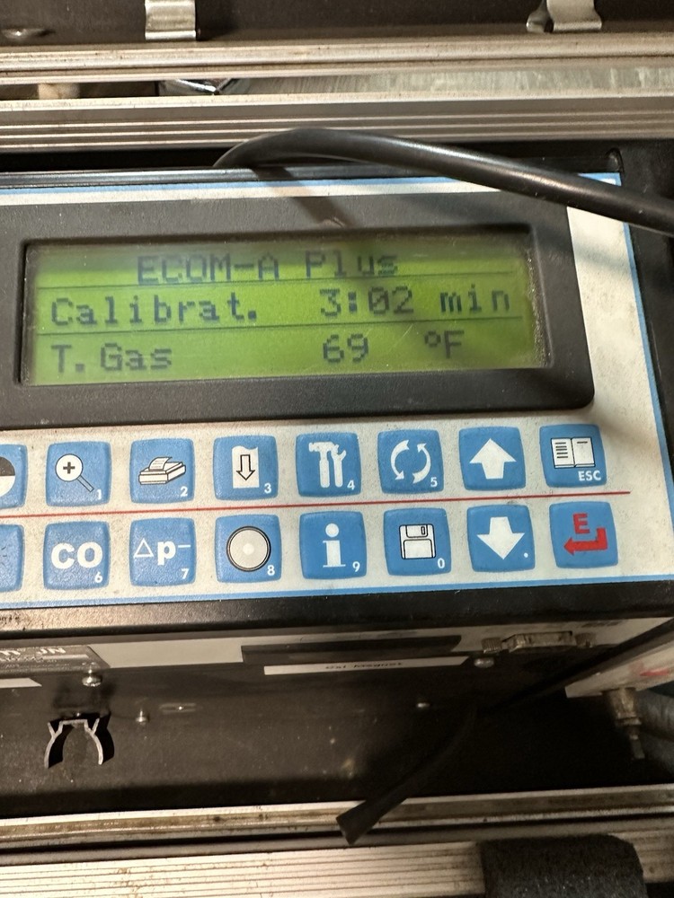 ECOM AMERICA ECOM-A PLUS PORTABLE EMISSION ANALYZER