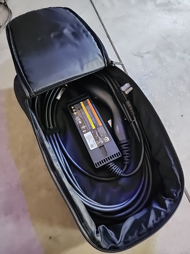 Chrysler Phev Charger With Bag (Used)