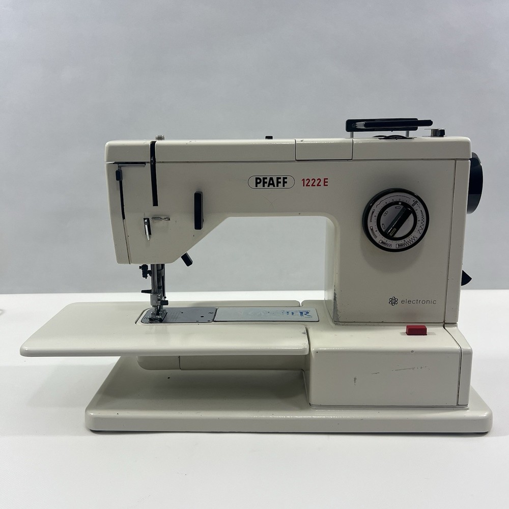 Pfaff 1222E Sewing Machine With Pedal