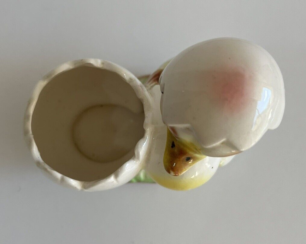 Vintage Ceramic Decorative Easter Egg Holder With Cute Duckling