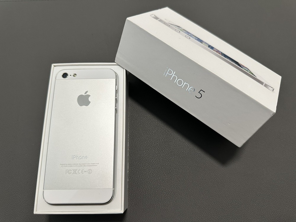 Apple iPhones Collection (12 Items)