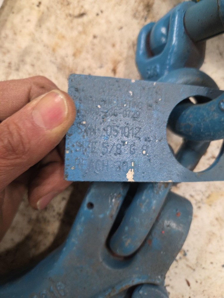 Carter 5/8 Hook With O Ring And Chain Hammer Locking Coupler.