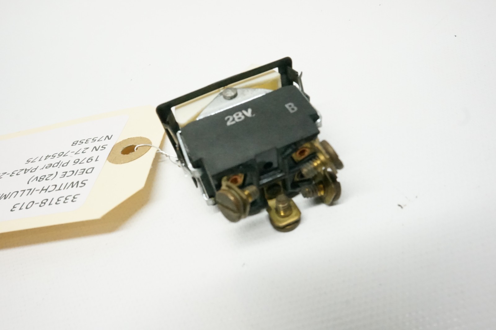 1976 Piper Aztec F PA-23-250 Illuminated Prop De-Ice Switch (28 Volt), 33318-013